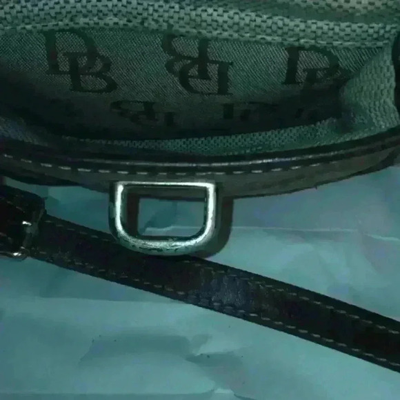 Dooney and Bourke crossbody purse(small)..Vintage - Picture 9 of 15